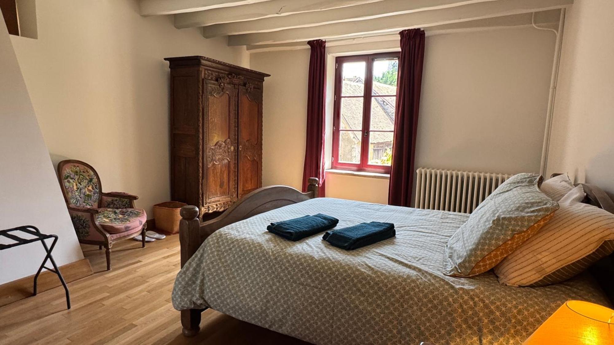 Maison Forte Perreuse Treigny Exteriör bild